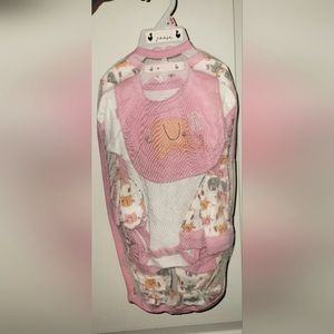 7 piece baby girl bundle nwt size 0-3 months